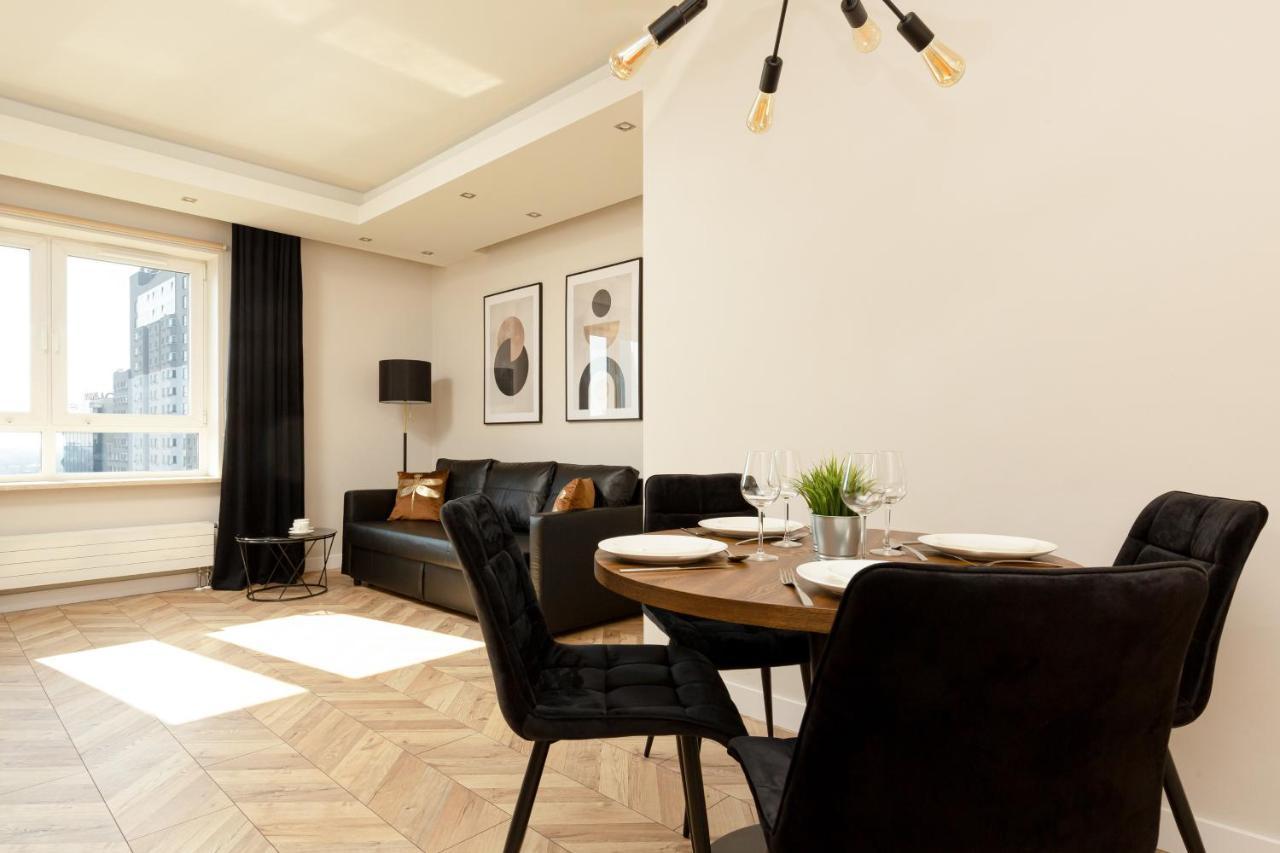 Platinum Towers Apartment With Parking By Renters Prestige Warsaw Exterior photo