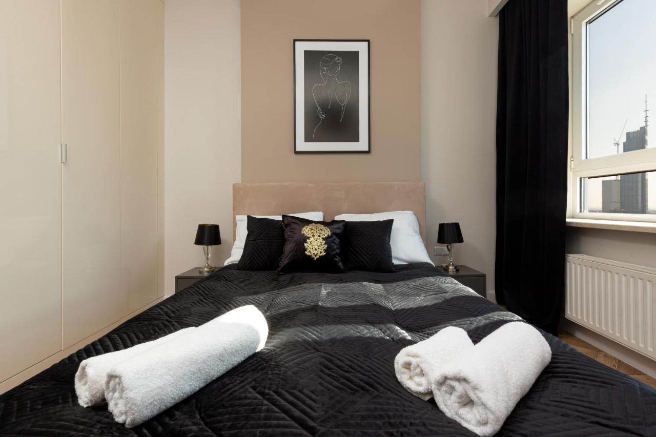 Platinum Towers Apartment With Parking By Renters Prestige Warsaw Exterior photo