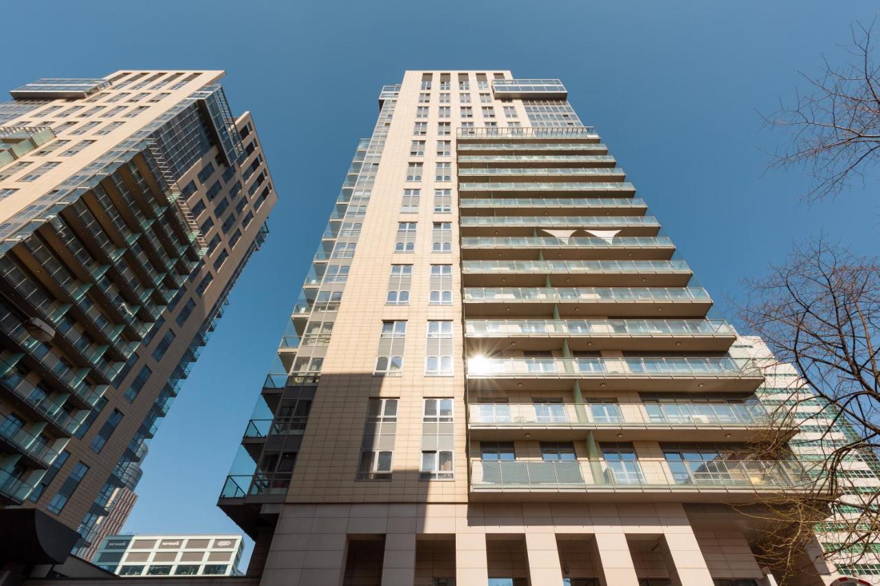 Platinum Towers Apartment With Parking By Renters Prestige Warsaw Exterior photo